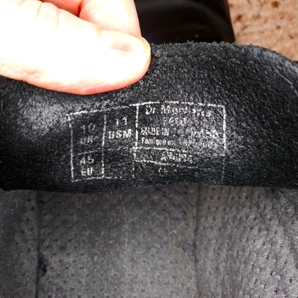 Dr. Martens Men's Reed Black Leather Chukka Style Lace-Up Boots - Picture 8 of 10